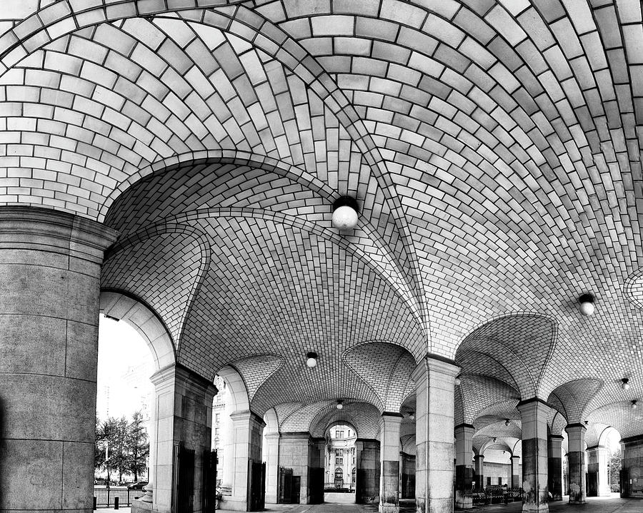 Black And White Photograph - Brooklyn Bridge Station Giga by Dave Beckerman