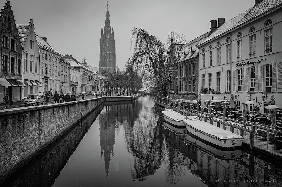 Brugge Belgium Photograph by Henri Irizarri