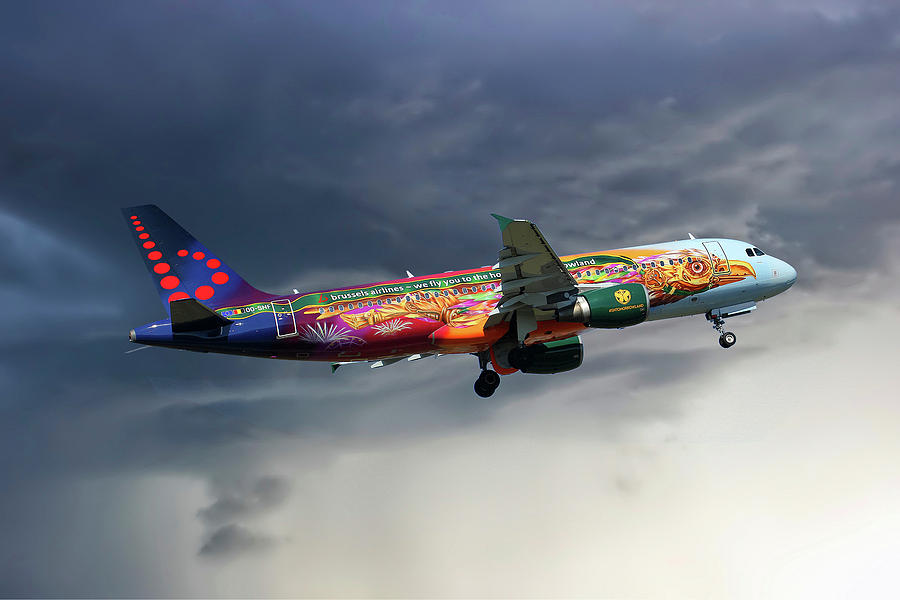 Brussels Airlines Photograph - Brussels Airlines Airbus A320-214 by Smart Aviation Brussels Airlines Photograph - Brussels Airlines Airbus A320-214 by Smart Aviation