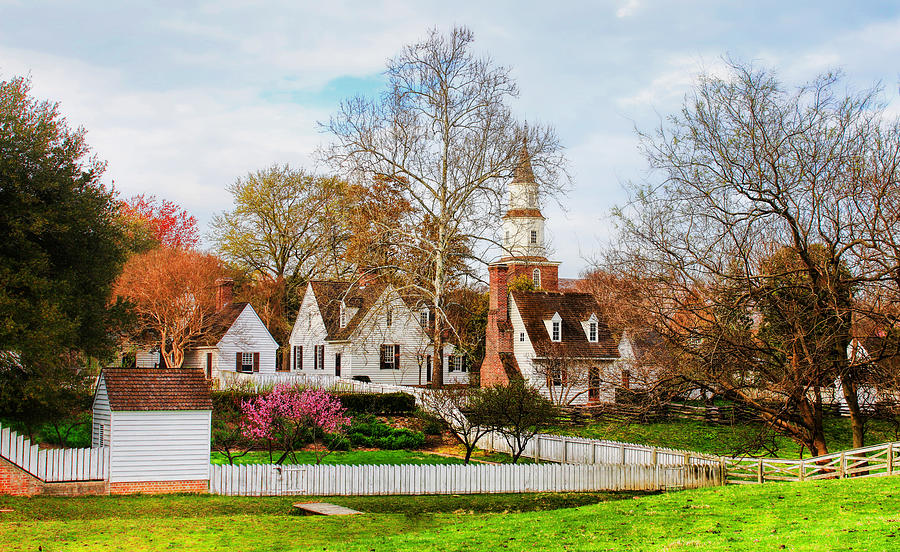Colonial Williamsburg  Photograph by Ola Allen