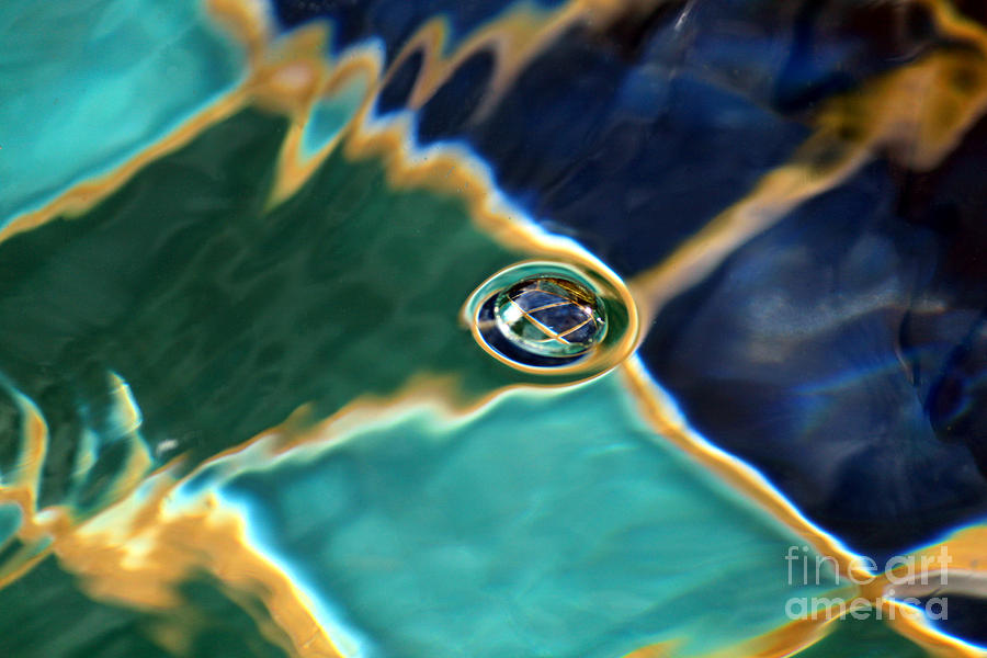 Abstract Photograph - Bubble in the Fountain by James Eddy