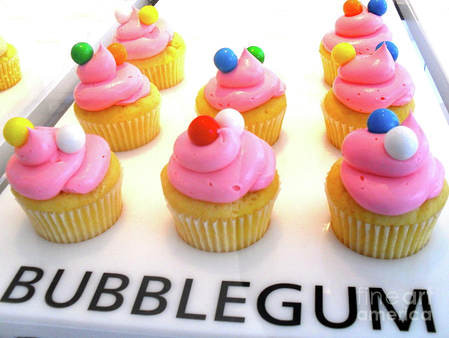 Bubblegum Cupcakes Photograph by Beth Saffer