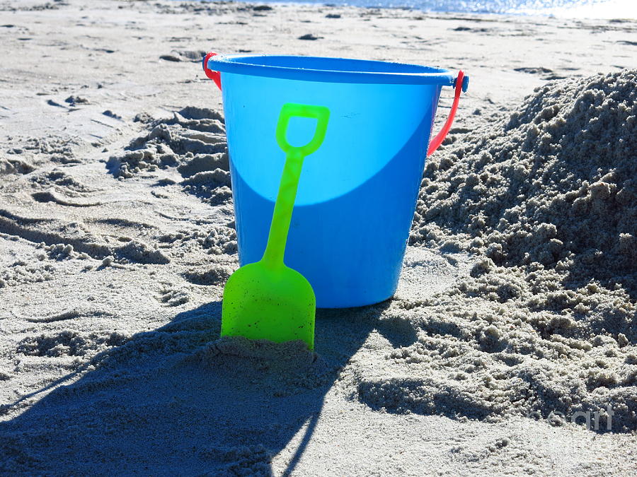 beach buckets and shovels
