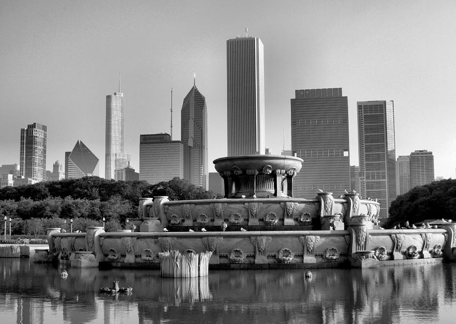 Chicago Photograph - Buckingham Fountain - 2 by Ely Arsha