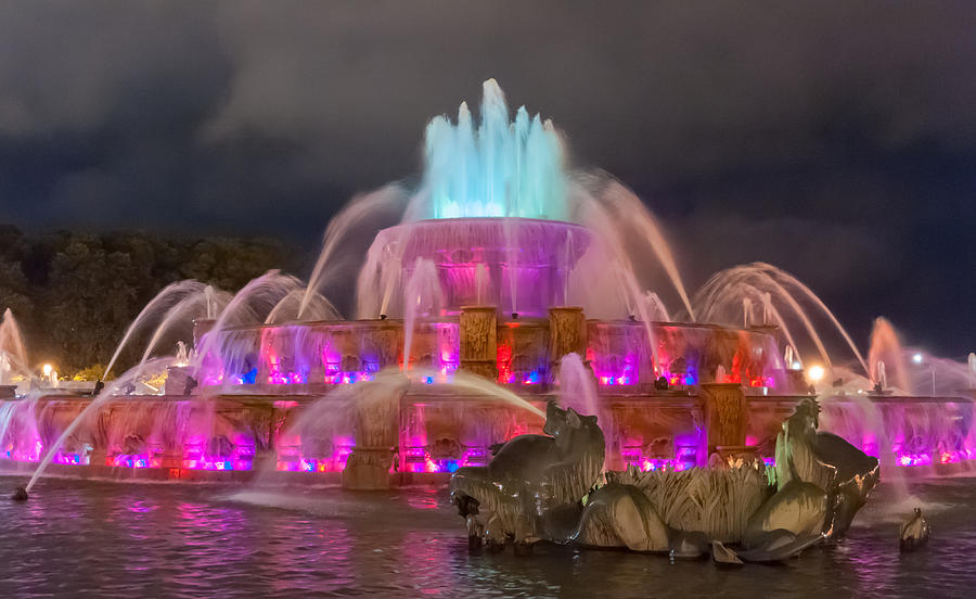 Buckingham Fountain at Night Photograph by Charles McCleanon