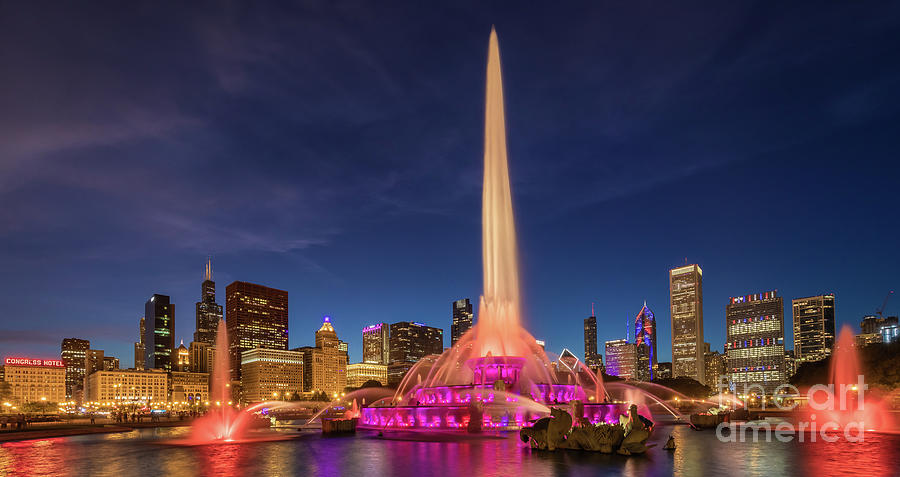 Chicago Photograph - Buckingham Fountain - One by Inge Johnsson