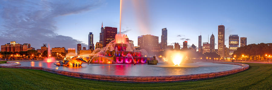 Buckingham Fountain Panorama at Twilight - Grant Park Chicago Illinois Photograph by Silvio Ligutti