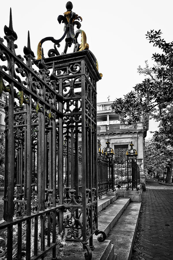 Buckingham Gates Photograph by Diana Powell