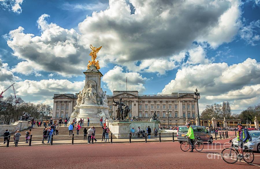 Buckingham Palace, London, Uk Photograph