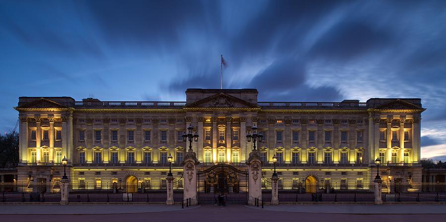 Buckingham Palace Photograph by Stephen Taylor