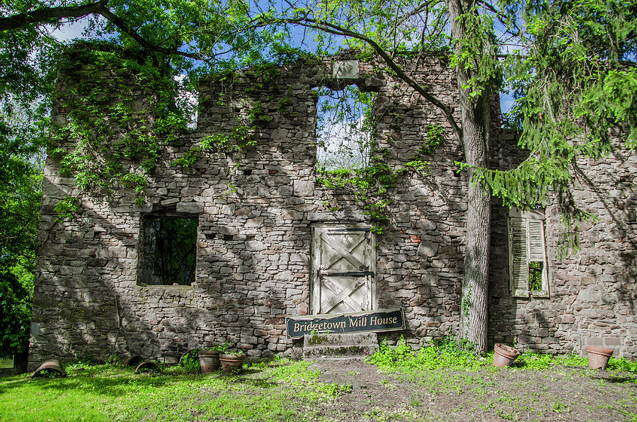 Bucks County Ruin - Bridgetown Mill House Photograph by Bill Cannon