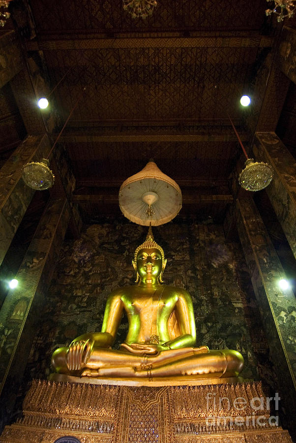 Bangkok Photograph - Buddha sitting by Ray Laskowitz - Printscapes