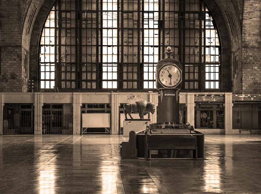 Buffalo Photograph - Buffalo Central Terminal by Jim Markiewicz