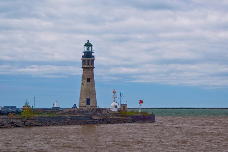 Buffalo Lighthouse 15197 Photograph by Guy Whiteley