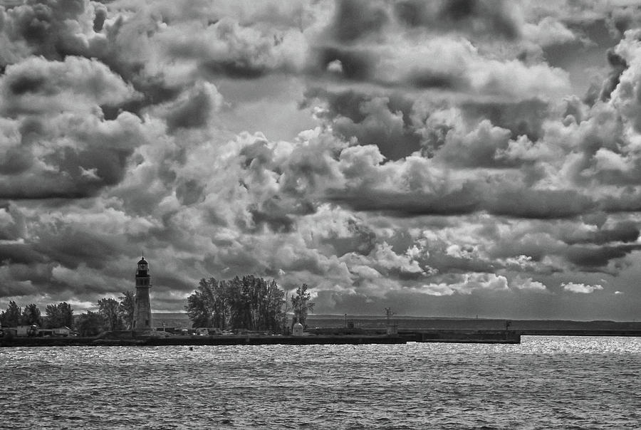 Buffalo Lighthouse 8111 Photograph by Guy Whiteley