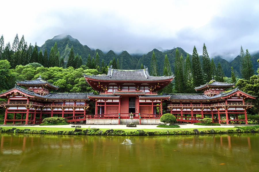 Byodo-In Temple 3 Photograph by Leigh Anne Meeks