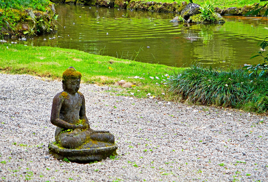 Byodo-In Temple Grounds Study 2 Photograph by Robert Meyers-Lussier