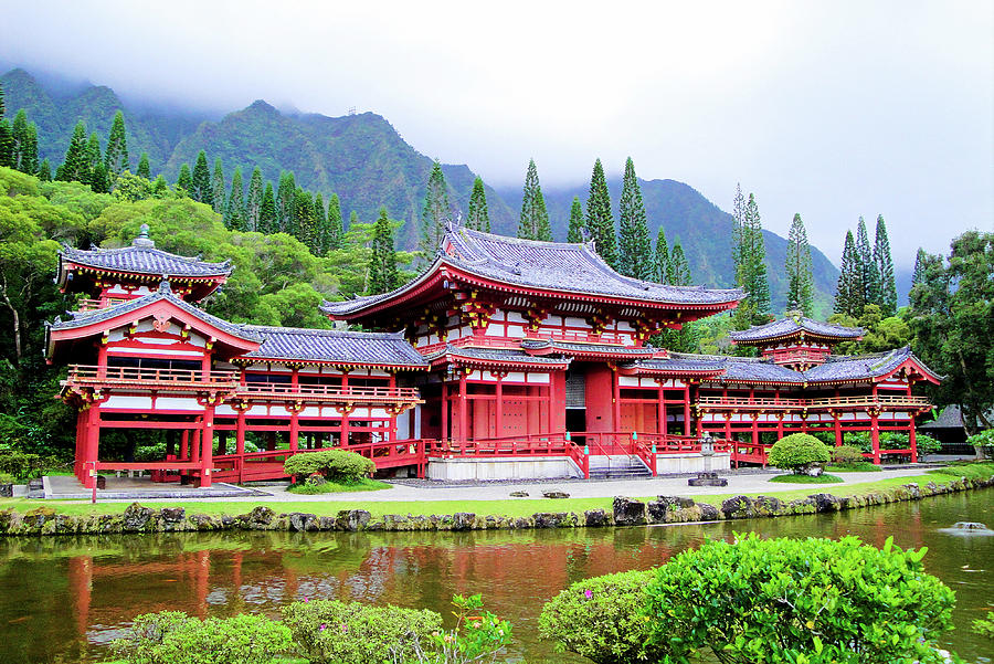 Byodo-In Temple Oahu Study 2 Photograph by Robert Meyers-Lussier