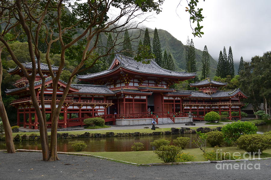 Byodo-in Temple Photograph - Byodo-In Temple by Randy Edwards