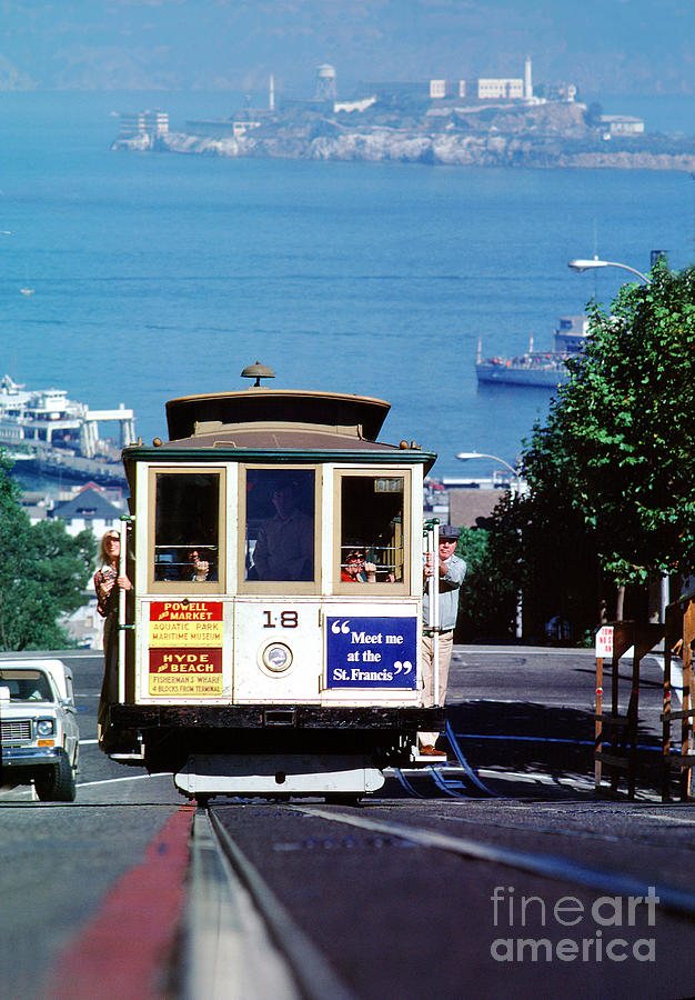 Cable Car 18 Heading up the Hyde Street Line Photograph by Wernher Krutein