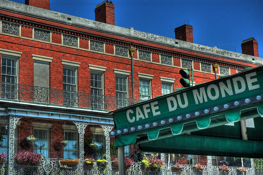 Cafe Du Monde in New Orleans, LA Photograph by Louis Daigle