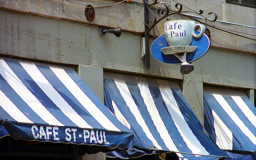 Cafe St. Paul - Montreal Photograph by Frank Romeo