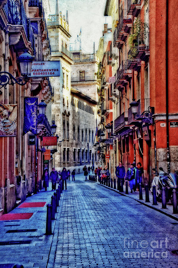 Calle de Mendoza - Valencia - Valencia Photograph by Mary Machare
