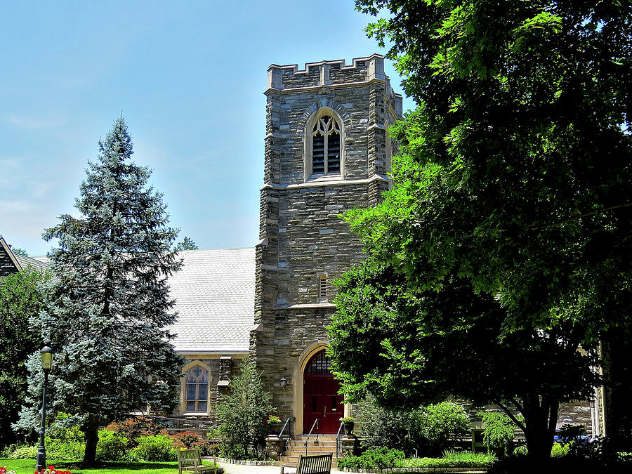 Calvary Presbyterian Church in Riverton New Jersey Photograph by Linda Stern
