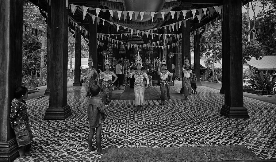 Cambodian Apsara Dancers Photograph by David Longstreath