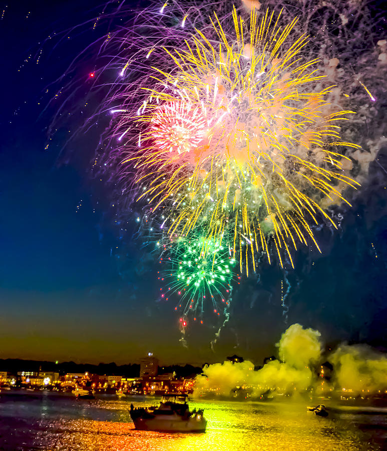 Canada Day fireworks on the lake Photograph by Maria isabel Villamonte