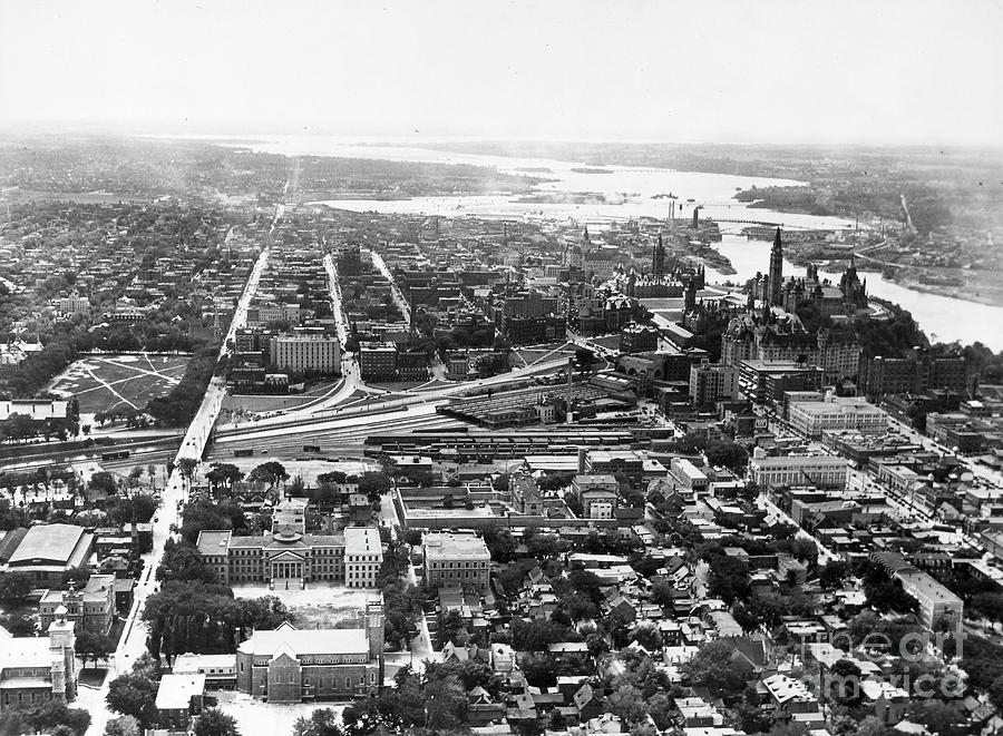 Canada, Ottawa 1940. Photograph by Granger