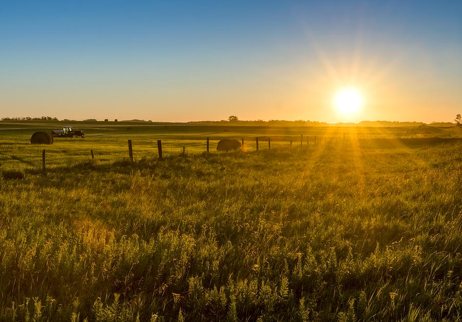 Canadian Prairie Daybreak Photograph by Matt Hammerstein