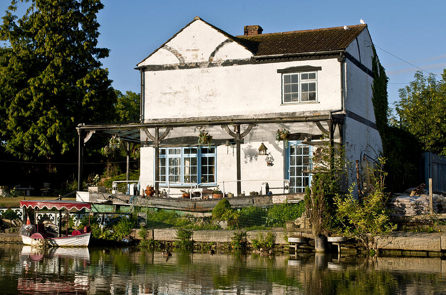 Canalside cottage by David Isaacson Canalside cottage by David Isaacson