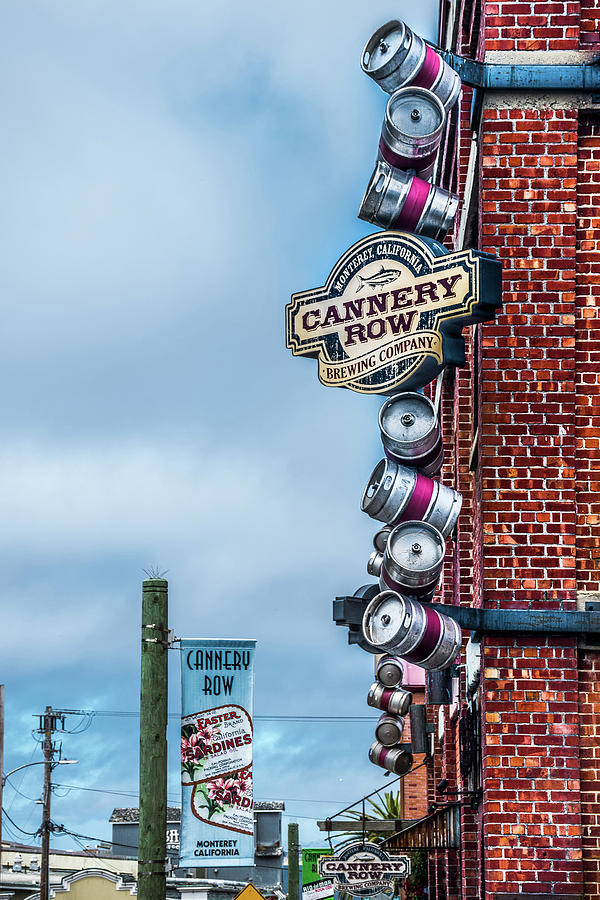 Cannery Row Brewing Comapny Photograph by David Lee