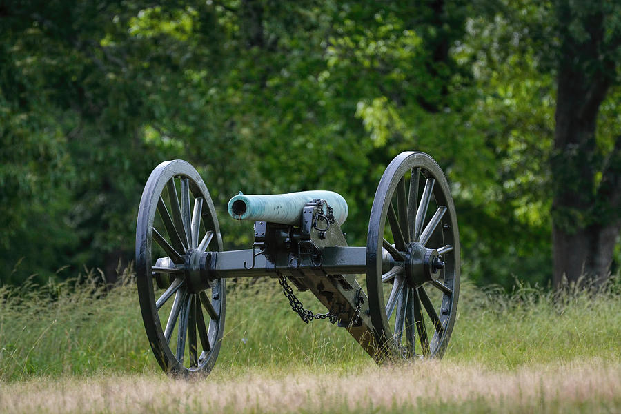 Cannon At Shiloh National Military Park in Shiloh Tennessee ...