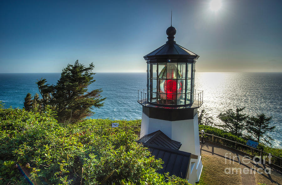 Cape Mears Lighthouse Photograph by Ken Andersen | Fine Art America