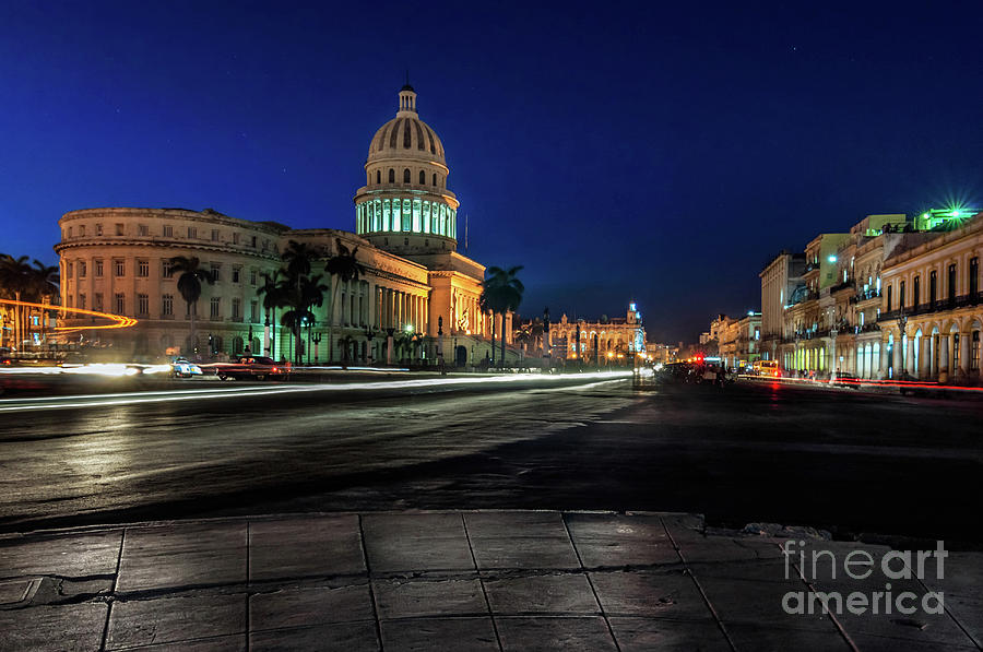 Cuba Photograph - Capitalinas noches by Jose Rey