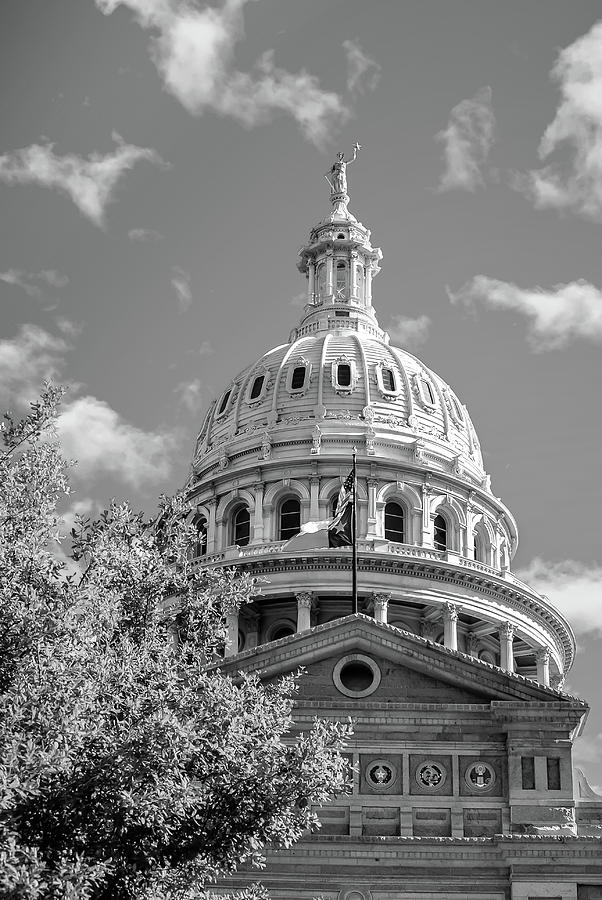 Austin Photograph - Capitol of Texas - State Building - Austin Texas Black and White by Gregory Ballos