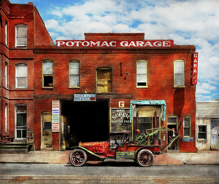 Car - Garage - Misfit Garage 1922 Photograph by Mike Savad