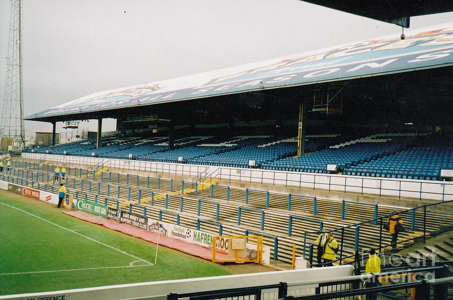 Cardiff - Ninian Park - East Stand Railway Side 6 - October 2004 ...