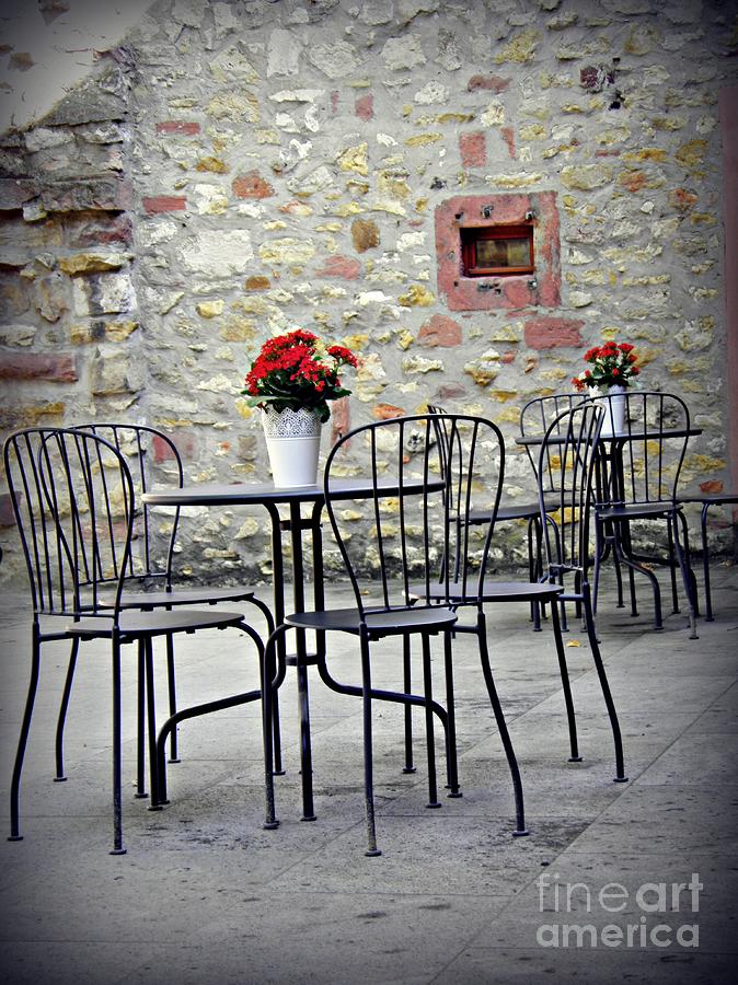 Castle Photograph - Castle Courtyard Cafe by Sarah Loft