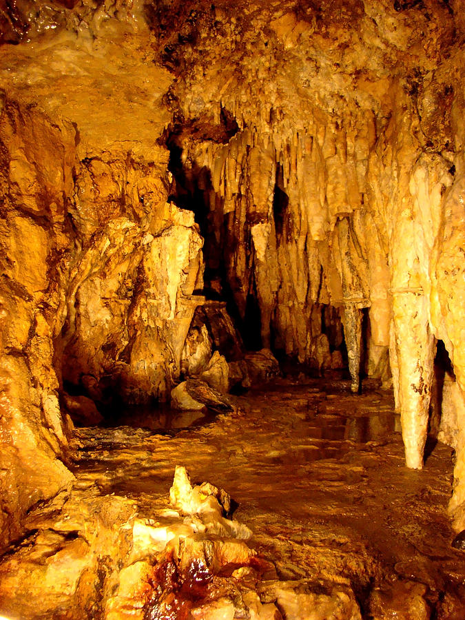 Cave of the Mounds 14 Photograph by Todd Zabel