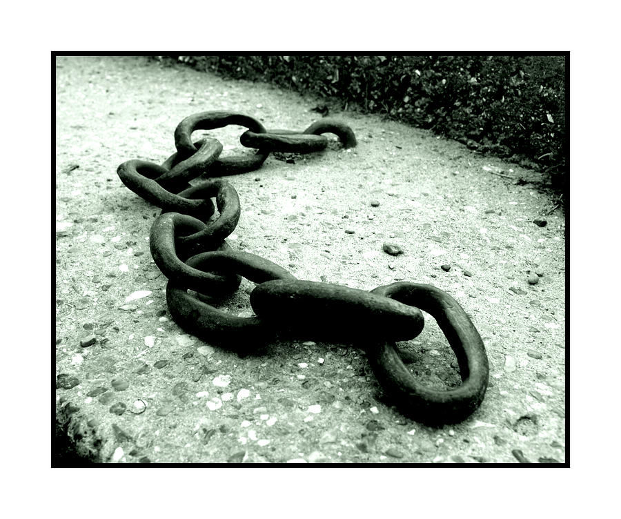 Chain Photograph by Paul Hemmings | Fine Art America