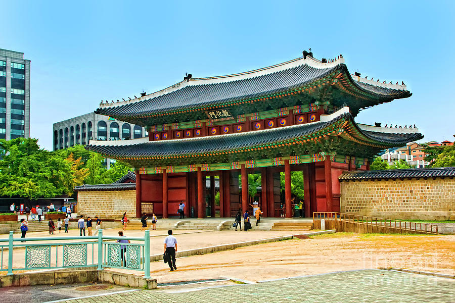 Deoksugung Palace Gate Photograph by Roberta Bragan - Pixels