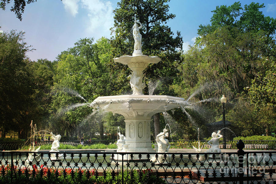 Charming Savannah Fountain Photograph by Carol Groenen