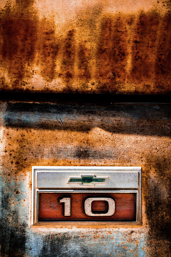 Indianapolis Photograph - Chevy C10 Rusted Emblem by Ron Pate