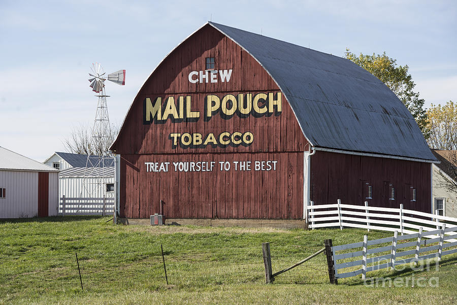 Chew Mail Pouch Photograph by David Bearden