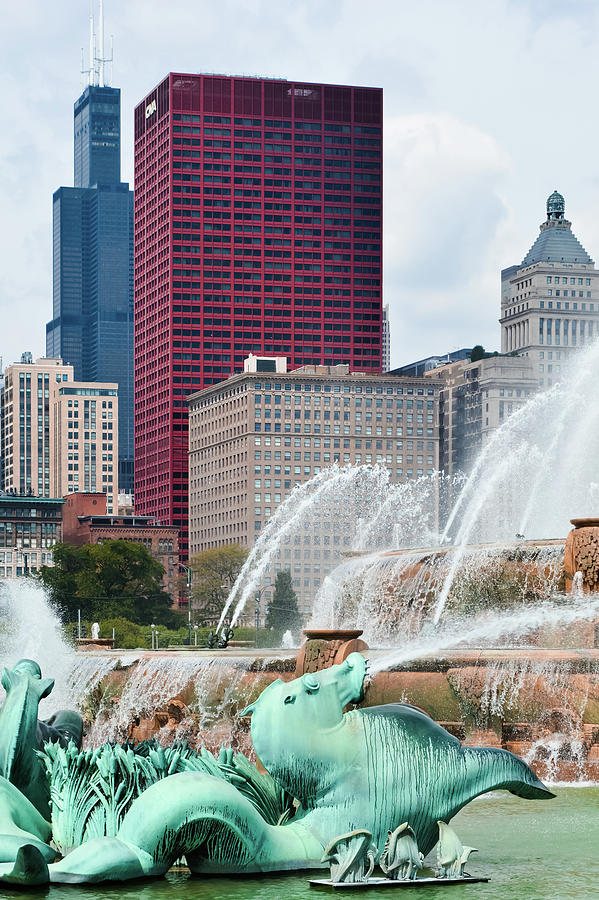 Chicago Buckingham Fountain Photograph by Kyle Hanson