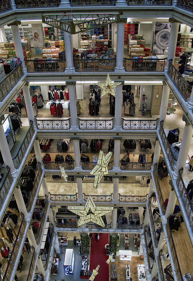 Chicago Macys Department Store In November Vertical Photograph by ...