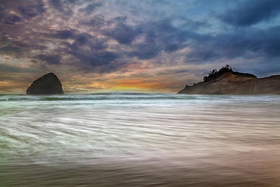 Sunset Photograph - Chief Kiawanda Rock at Cape Kiwanda in Oregon Coast by David Gn